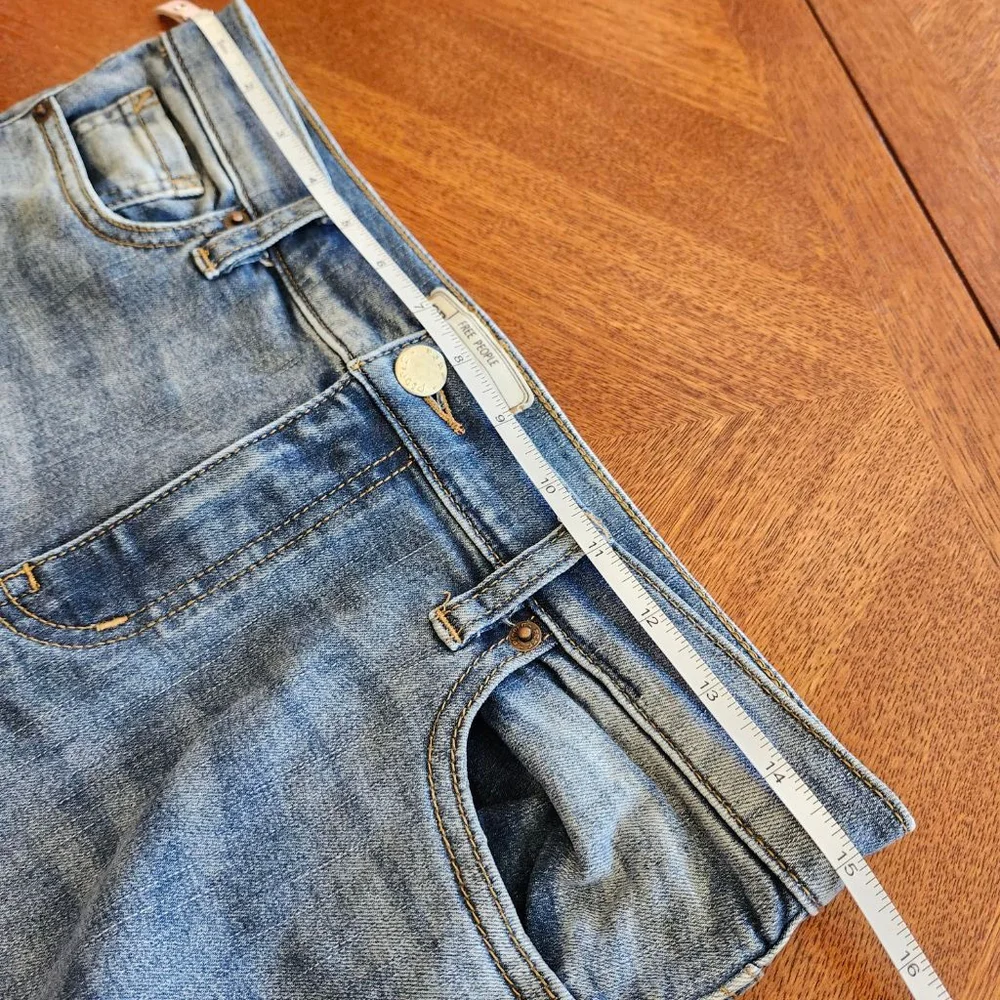 Women's Free People Blue Distressed Ankle Cropped Jeans Size 29 B1